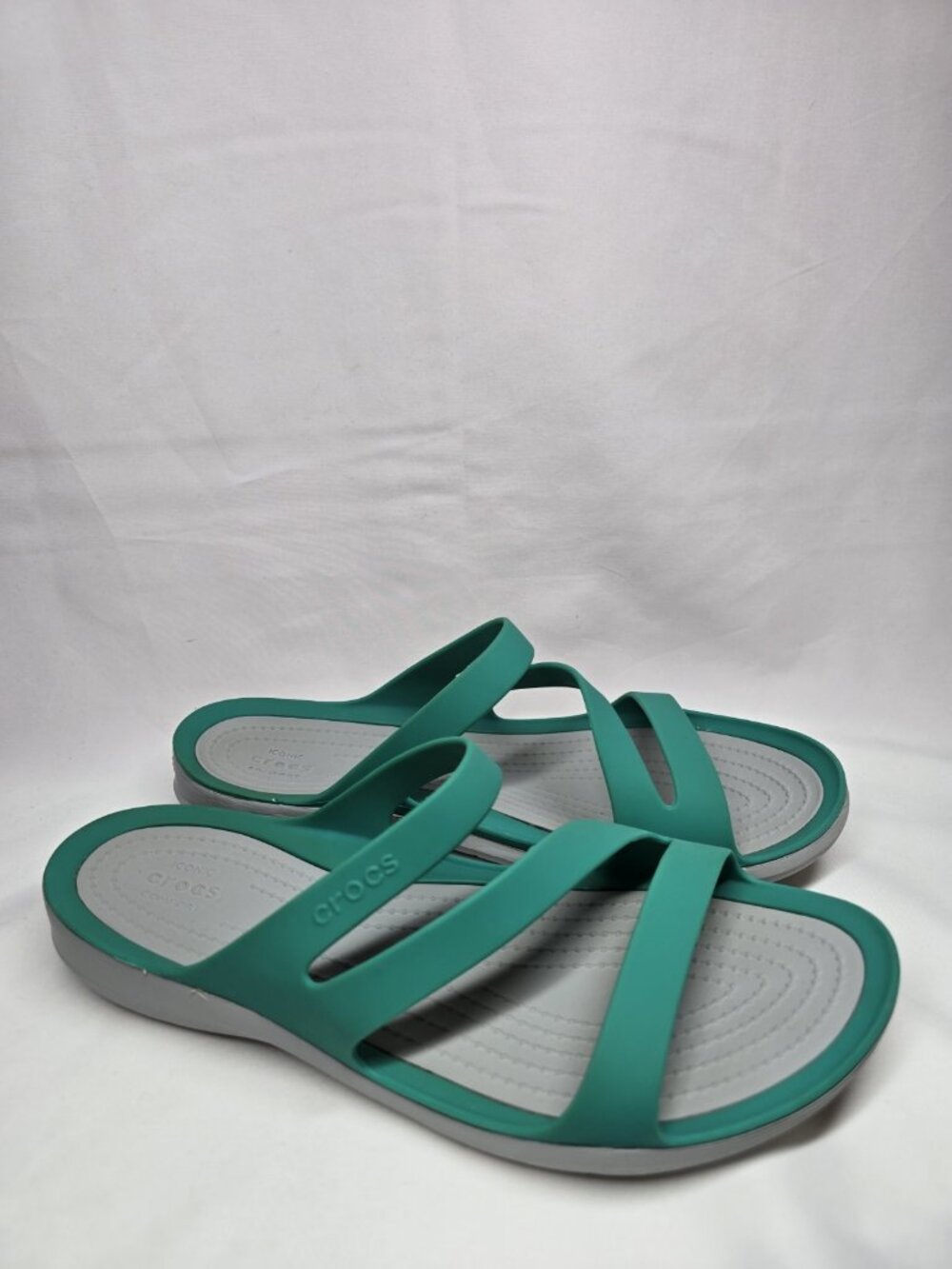 Crocs Women’s Swiftwater Sandals Tropical Teal/Light Grey Size 9 Lightweight